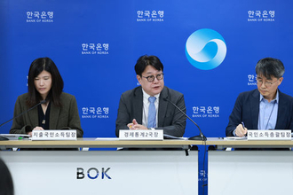 '소비쿠폰'덕에 3분기 韓경제 1.2 성장…한은 "연간 GDP 1 가시권"
