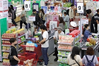 KDI "소비 개선으로 성장세 유지"…건설·제조 부진에 高환율도 부담