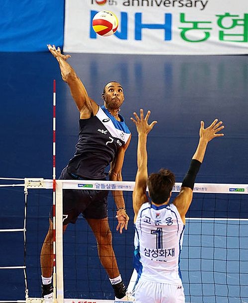공격하는 아가메즈