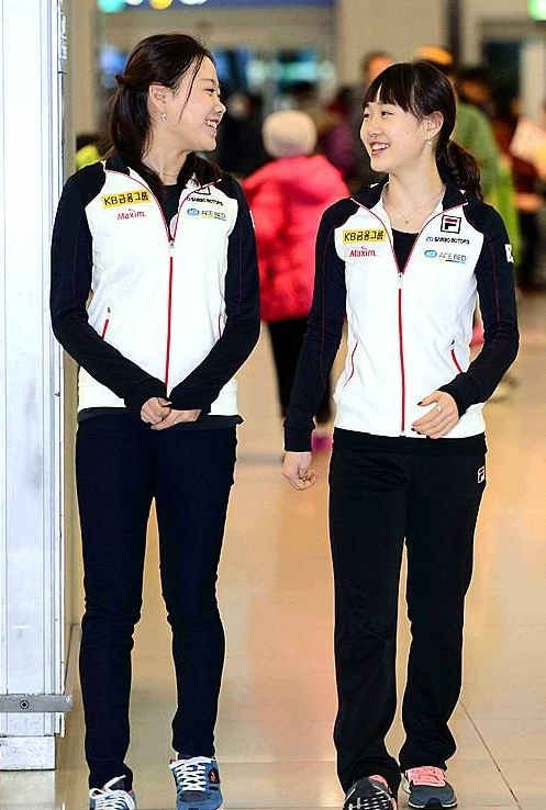 인천공항 들어서는 박소연-김해진