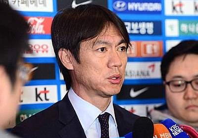 인터뷰하는 홍명보 감독/뉴시스