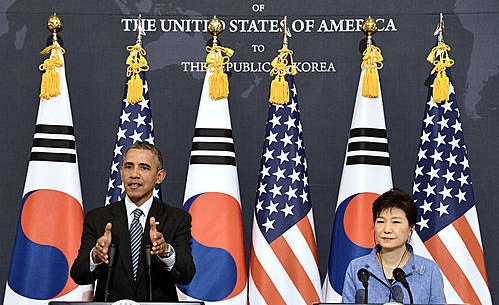 일본군 위안부 질문에 답하는 오바마 미 대통령/뉴시스