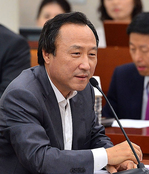 인사말하는 홍일표 간사/뉴시스