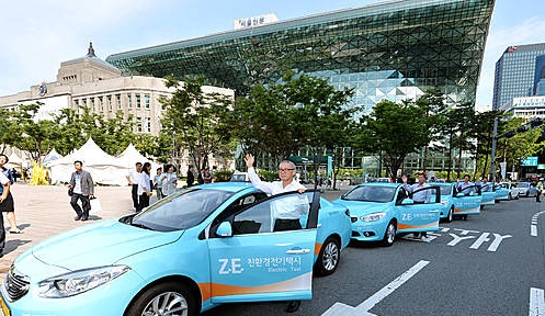 서울시, 친환경 전기택시 10대 시범운행/뉴시스