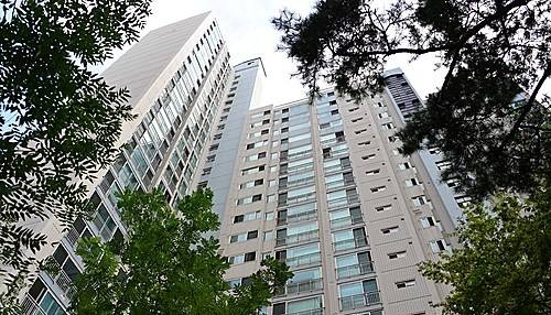 아파트 매매가 상승, 전세값도 '껑충'/뉴시스