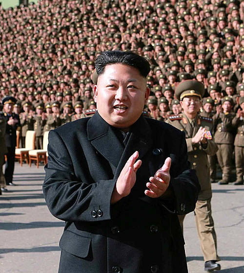 北 제3차 대대장, 대대정치지도원대회, 기념촬영나선 김정은/뉴시스
