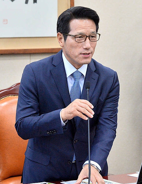 인사말하는 정병국/뉴시스