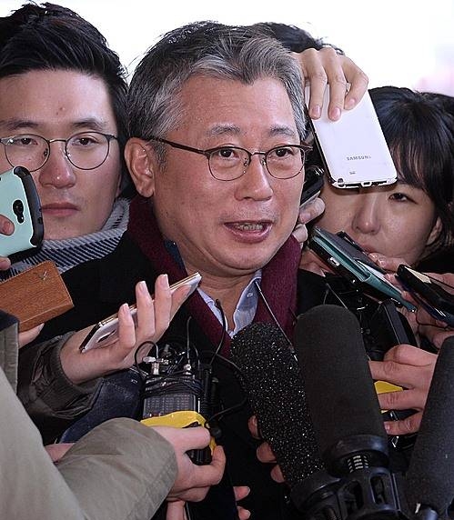조응천 전 비서관 검찰 출석/뉴시스