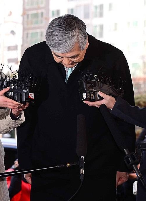 고개숙여 인사하는 조양호/뉴시스