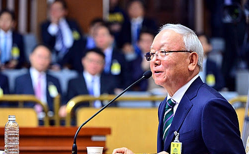 답변하는 이병호/뉴시스