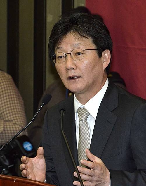 정책의총 설명하는 유승민/뉴시스