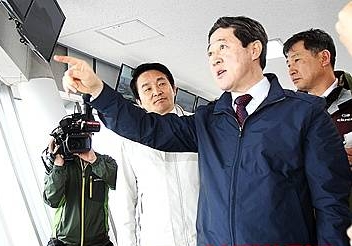 세월호 1년 앞두고 제주에 온 유기준 장관/뉴시스