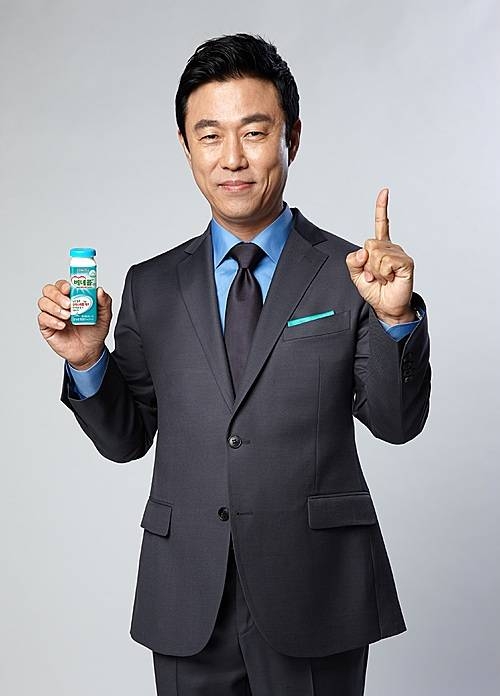 콜레스테롤 낮추는 '베네콜', 이영돈 PD 모델 선정/뉴시스