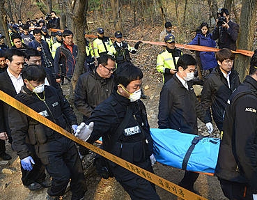 북한산 형제봉 인근에서 발견된 성완종 전 회장 시신/뉴시스