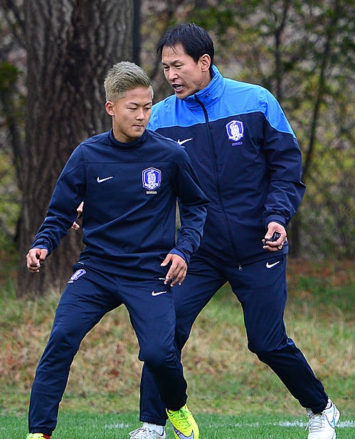 안익수 감도과 훈련하는 이승우/뉴시스