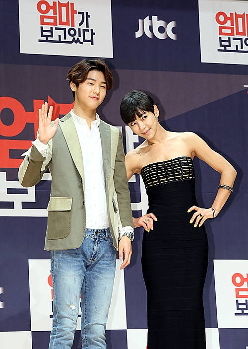 이본·강민혁, JTBC ‘엄마가 보고 있다’ MC/뉴시스