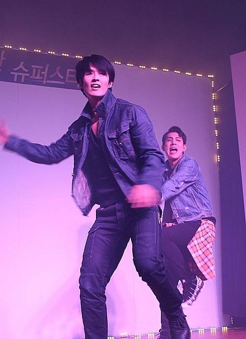 뮤지컬쇼 ‘위대한 슈퍼스타’ 히어로 박두원/뉴시스