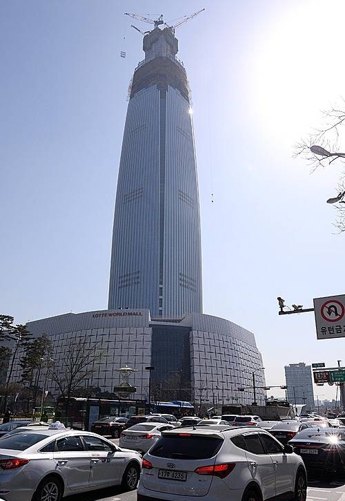 100층 눈앞에 둔 제2롯데월드타워/뉴시스