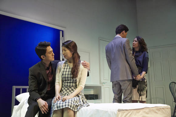 연극 '스피킹 인 텅스'/뉴시스