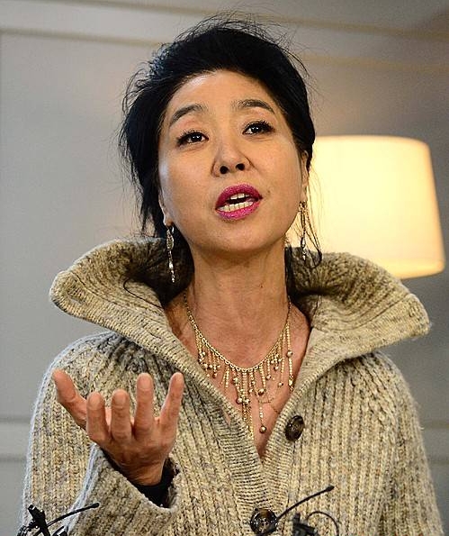 아파트 난방비 및 관리비 비리 관련 기자회견하는 김부선/뉴시스