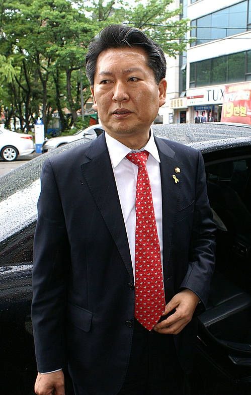 되돌아가는 정청래 최고위원/뉴시스