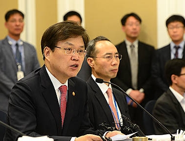 당정 인사말하는 최양희 장관/뉴시스