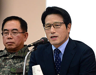 인사말 하는 정병국 위원장/뉴시스