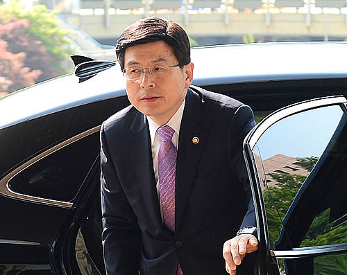 출근하는 황교안 국무총리 후보자/뉴시스