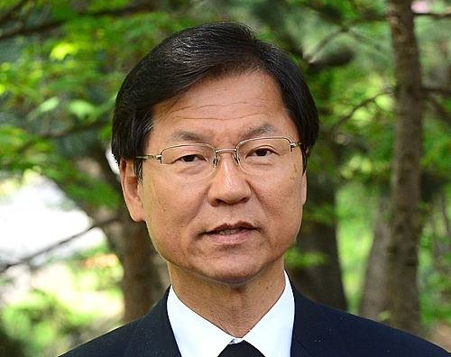 인터뷰하는 천정배 의원/뉴시스