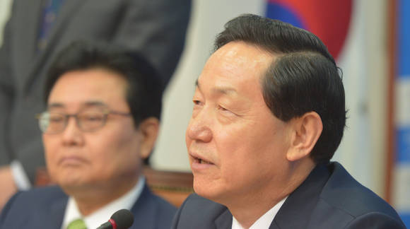 최고위원회의 참석한 김상곤/뉴시스