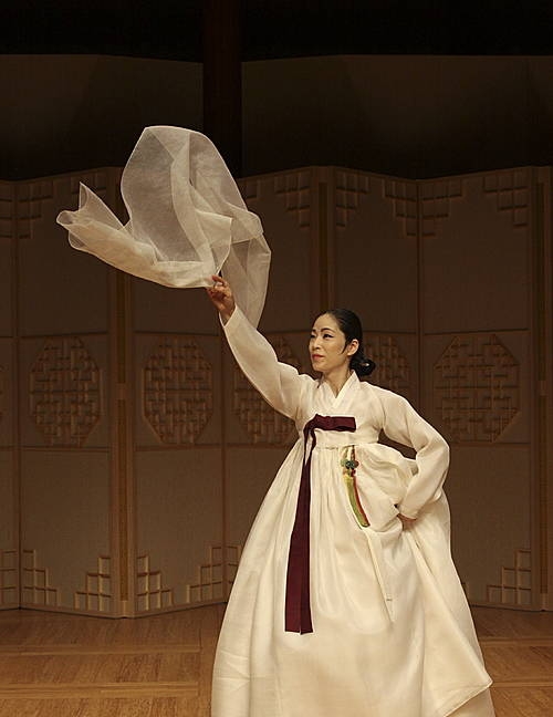 김진정, 살풀이 춤 이매방 류/뉴시스