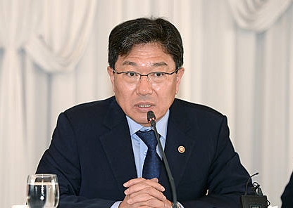 인사말하는 윤상직 장관/뉴시스