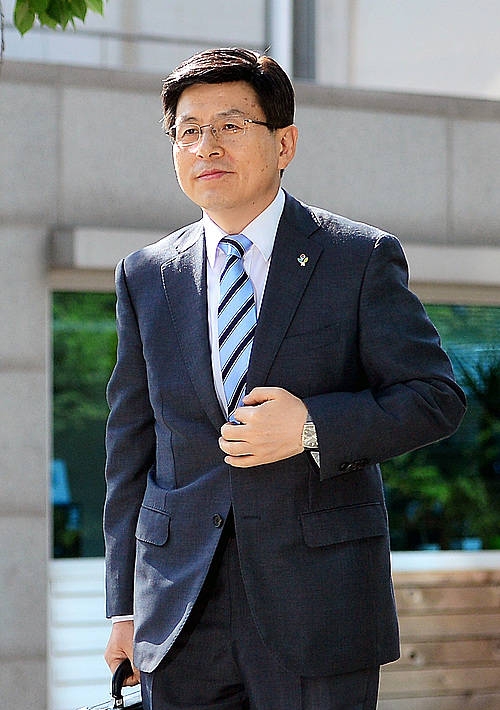 집무실로 출근하는 황교안 국무총리 후보자/뉴시스