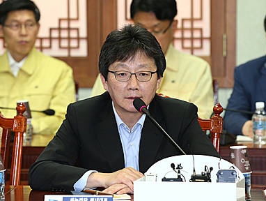 메르스 대책회의 하는 유승민 원내대표/뉴시스