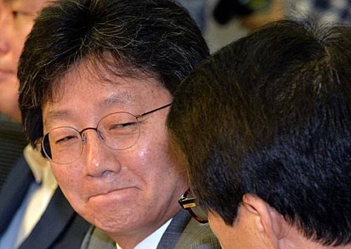 굳은표정 유승민 원내대표/뉴시스