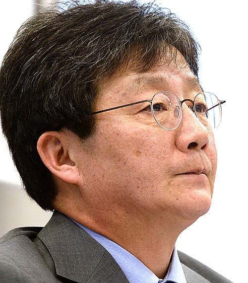 굳은 표정의 유승민 원내대표/뉴시스