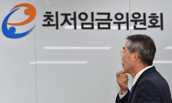 새벽까지 결정 못내린 최저임금/뉴시스