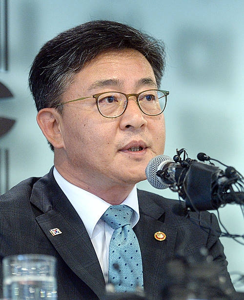 홍용표 장관, 외신 간담회/뉴시스