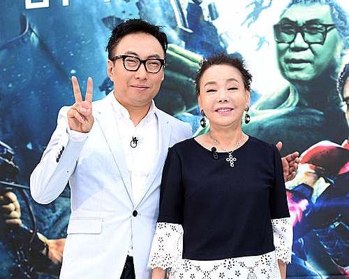 '나를 돌아봐' 김수미, 박명수와 한 컷/뉴시스