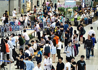 메르스 68일 만에 사실상 종식, 되살아나는 관광객/뉴시스