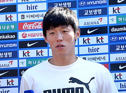 취재진과 인터뷰 하는 김보경/뉴시스