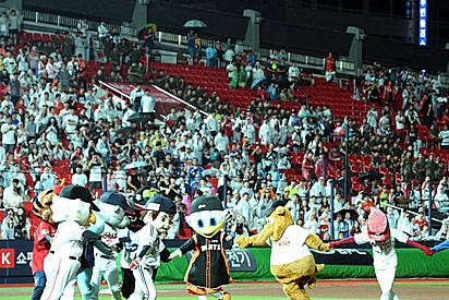 한국프로야구, 8년 연속 500 관객 기록 예정/뉴시스