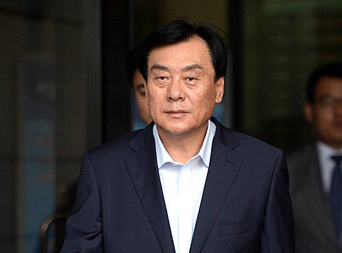중앙지검 나오는 박기춘 새정치민주연합 의원/뉴시스