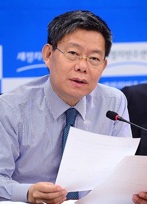 운영방안 밝히는 최재천 정책위의장/뉴시스