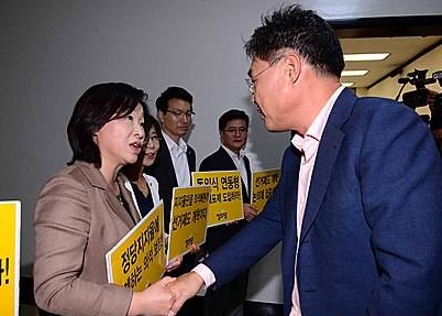 정개특위 공직선거법심사소위 피켓 시위/뉴시스