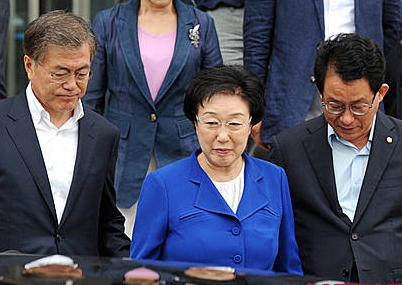 국회 떠나는 한명숙 전 총리/뉴시스