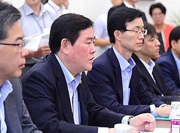 인사말하는 최경환 부총리/뉴시스
