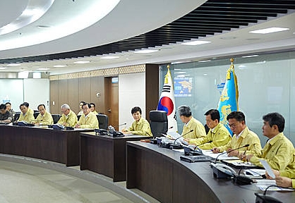 박 대통령, 北 포격 관련 긴급 NSC 상임위원회 주재/뉴시스