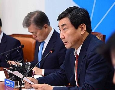 발언하는 이종걸 원내대표/뉴시스