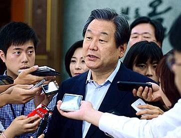 답변하는 김무성 대표/뉴시스